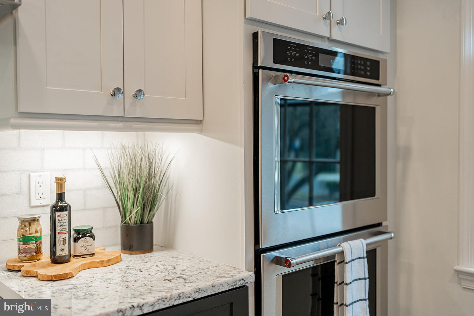 1734 Olde Towne Road Alexandria, VA 22307 - Photo 4 of 36 Double Ovens
