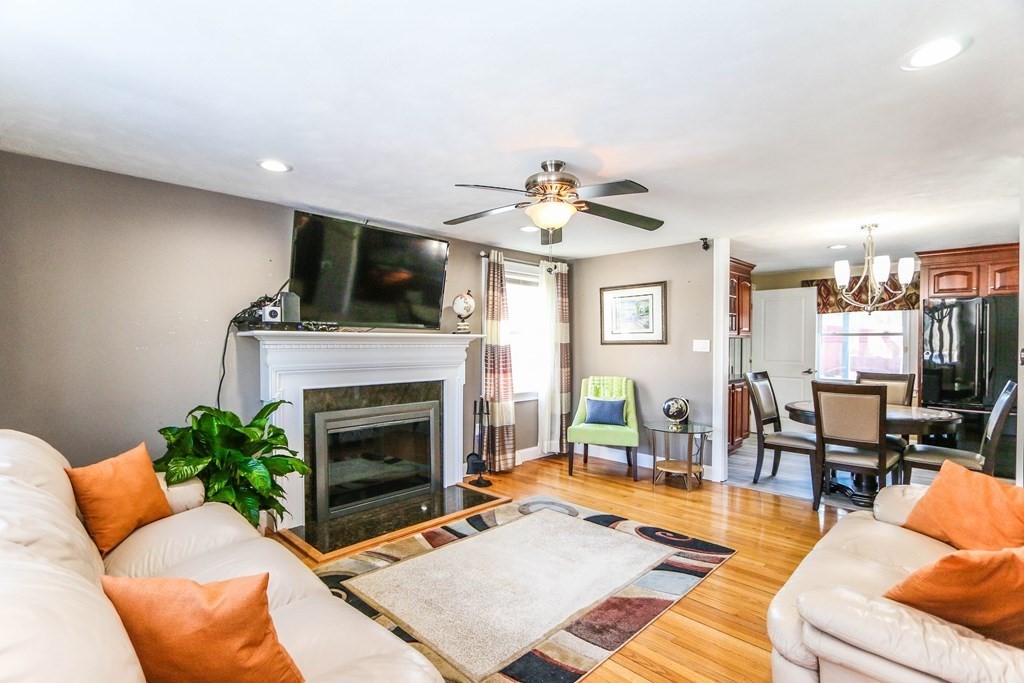 48 Bam Forth Road Springfield, MA 01128 - Photo 4 of 39