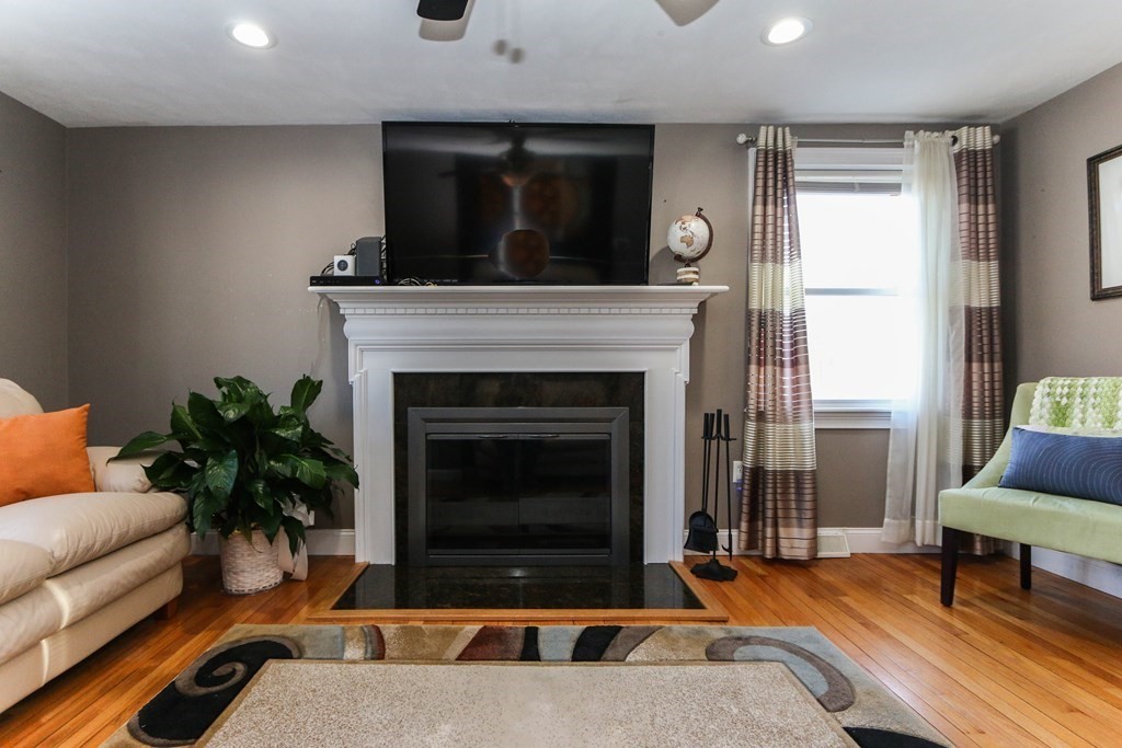 48 Bam Forth Road Springfield, MA 01128 - Photo 7 of 39