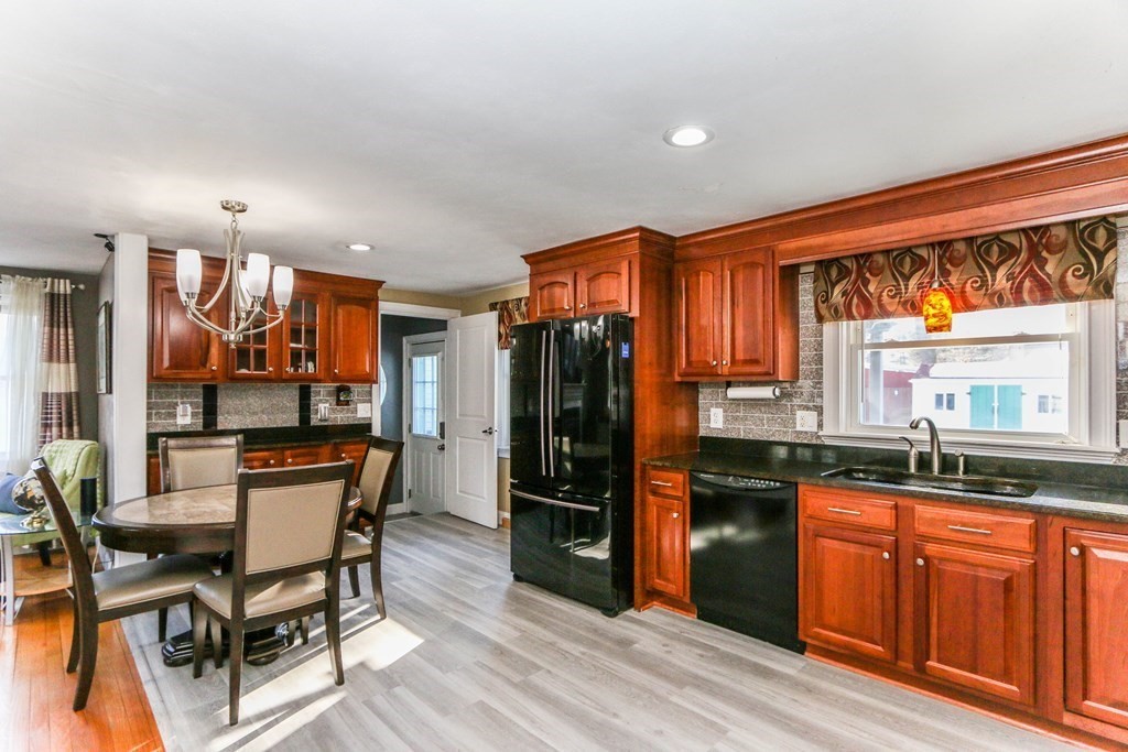 48 Bam Forth Road Springfield, MA 01128 - Photo 9 of 39