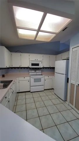 $1,900 | 564 West Central Avenue, Orange City, FL 32763