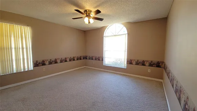 $1,900 | 564 West Central Avenue, Orange City, FL 32763