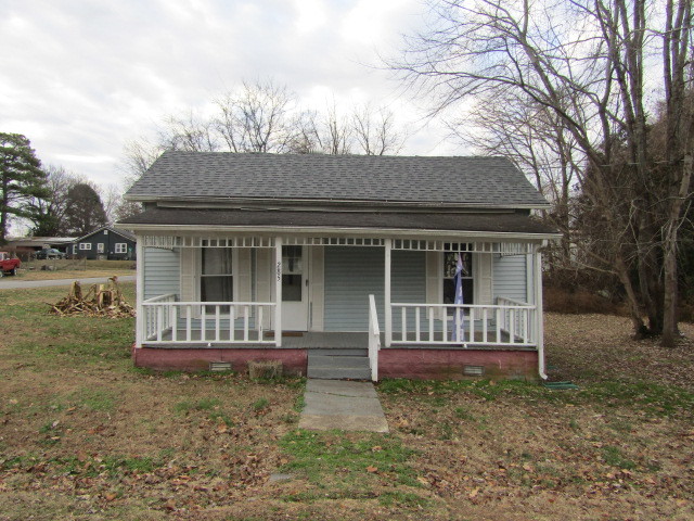 285 East School Street Cave In Rock, IL 62919 - Photo 1 of 20 front view of a house with a yard