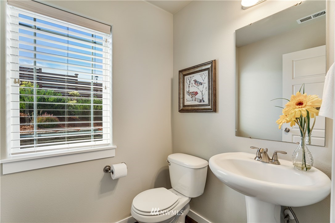5228 North Commercial Street Ruston, WA 98407 - Photo 16 of 35 Gallery Image 16