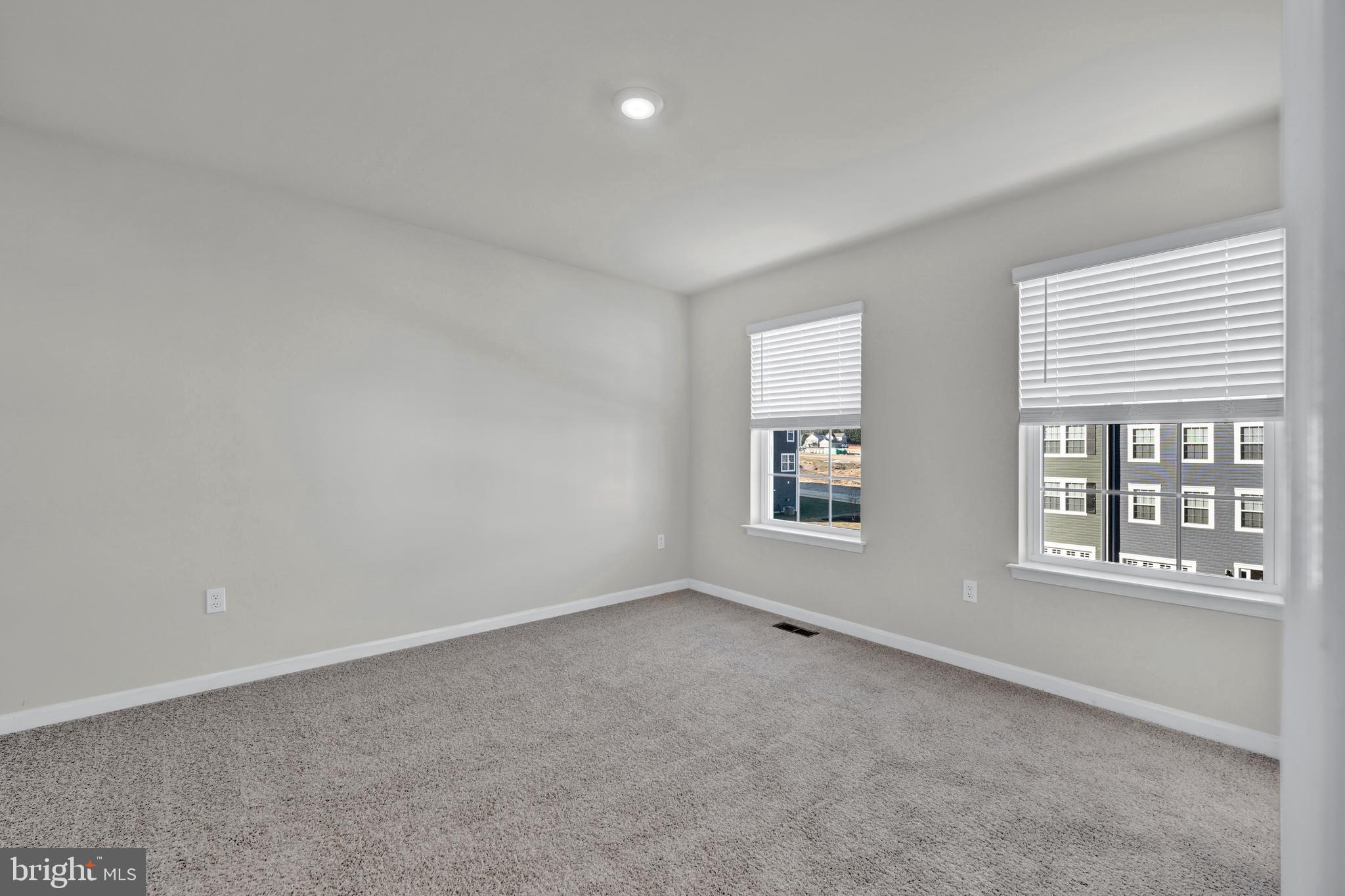 5015 Silver Oak Drive Rosedale, MD 21237 - Photo 17 of 34 an empty room with a window