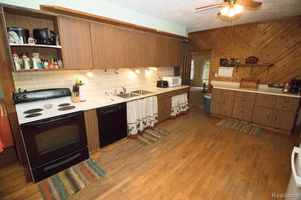 4381 Chase Lake Road Howell, MI 48855 - Photo 7 of 44 B (25).jpg