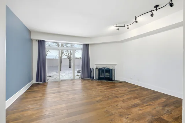 $290,000 | 1297 Cranbrook Drive, Schaumburg, IL 60193