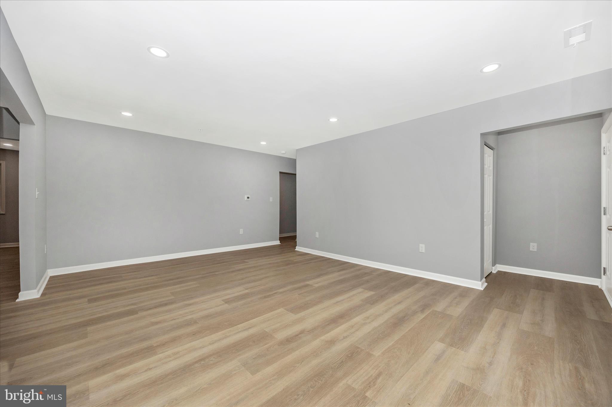 3204 Sykesville Road Westminster, MD 21157 - Photo 5 of 51 Living Room