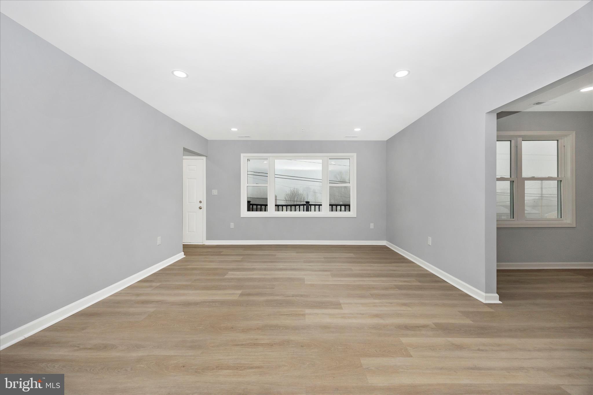 3204 Sykesville Road Westminster, MD 21157 - Photo 6 of 51 Living Room