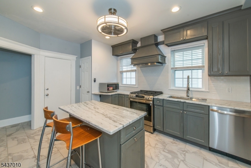 14 Grove Terrace Montclair, NJ 07042 - Photo 25 of 37