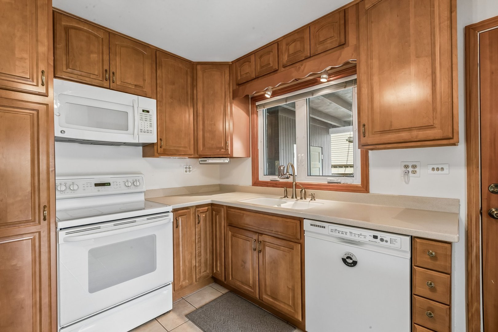 220 Voltz Road Northbrook, IL 60062 - Photo 13 of 41