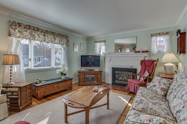72 Sutcliffe Road Lynn, MA 01904 - Photo 2 of 29 Gallery Image 2