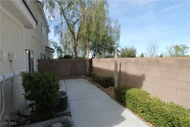 $1,975 | 2568 Diplomacy Pointe Court, Henderson, NV 89052