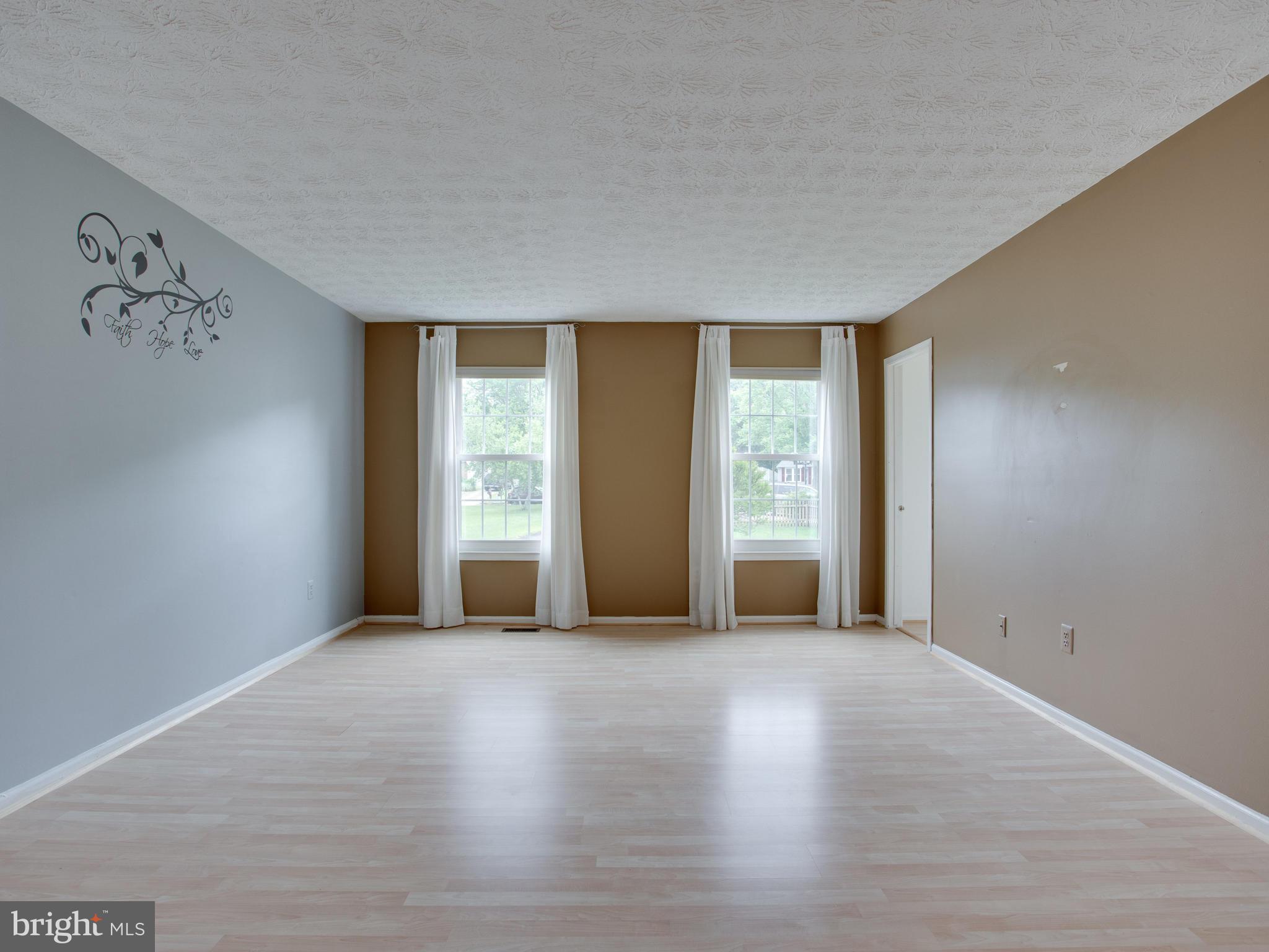 288 Raintree Drive Arnold, MD 21012 - Photo 15 of 30 Relax in your large master suite.