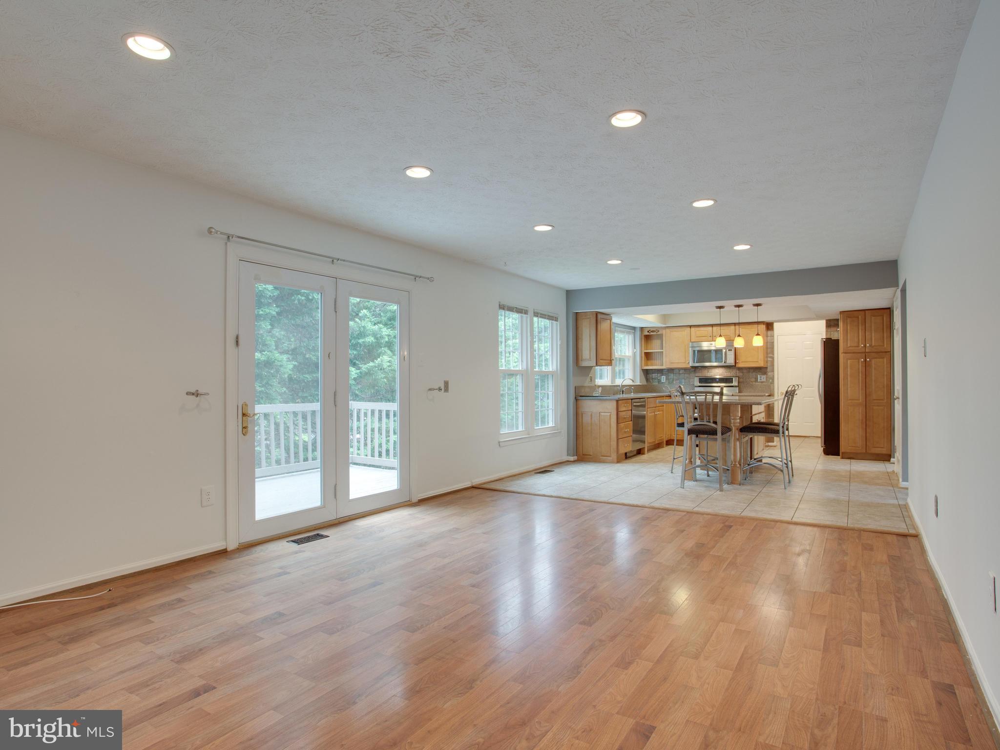 288 Raintree Drive Arnold, MD 21012 - Photo 10 of 30 Dazzling natural light throughout home.