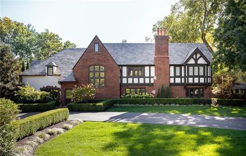 $5,500,000 | 2201 Stratford Road, Mission Hills, KS 66208