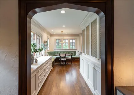 $5,500,000 | 2201 Stratford Road, Mission Hills, KS 66208