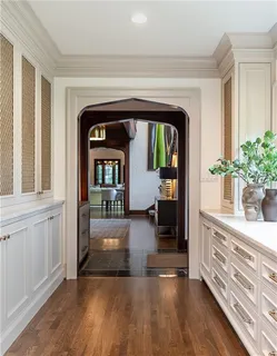 $5,500,000 | 2201 Stratford Road, Mission Hills, KS 66208