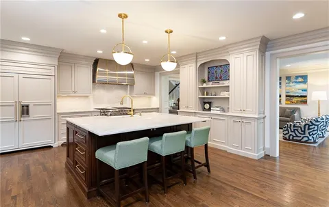 $5,500,000 | 2201 Stratford Road, Mission Hills, KS 66208