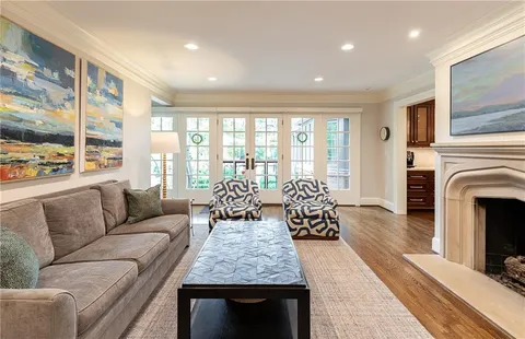 $5,500,000 | 2201 Stratford Road, Mission Hills, KS 66208