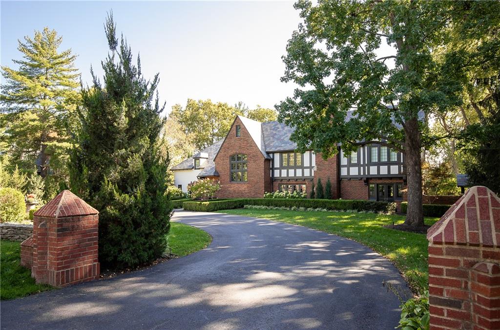 2201 Stratford Road Mission Hills, KS 66208 - Photo 3 of 69