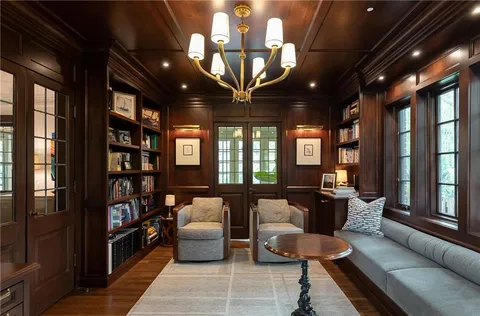 $5,500,000 | 2201 Stratford Road, Mission Hills, KS 66208