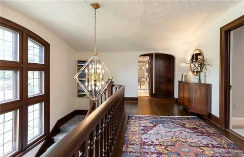 $5,500,000 | 2201 Stratford Road, Mission Hills, KS 66208