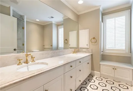 $5,500,000 | 2201 Stratford Road, Mission Hills, KS 66208