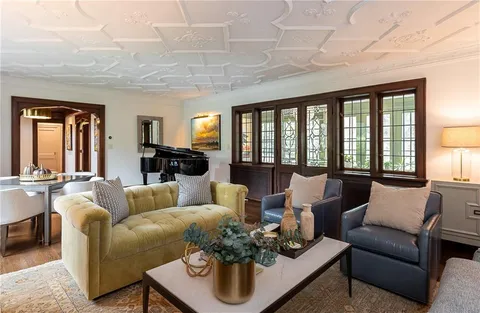 $5,500,000 | 2201 Stratford Road, Mission Hills, KS 66208