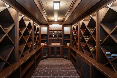 $5,500,000 | 2201 Stratford Road, Mission Hills, KS 66208