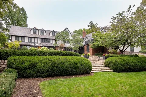 $5,500,000 | 2201 Stratford Road, Mission Hills, KS 66208