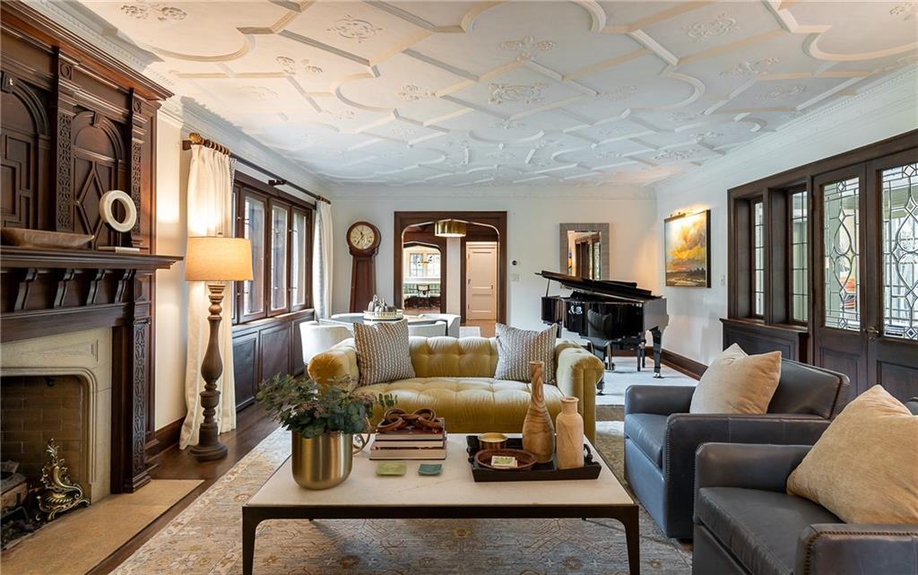 2201 Stratford Road Mission Hills, KS 66208 - Photo 8 of 69