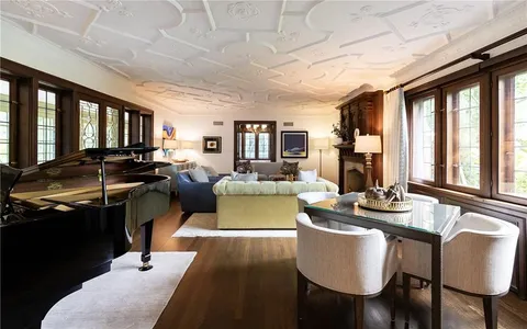 $5,500,000 | 2201 Stratford Road, Mission Hills, KS 66208