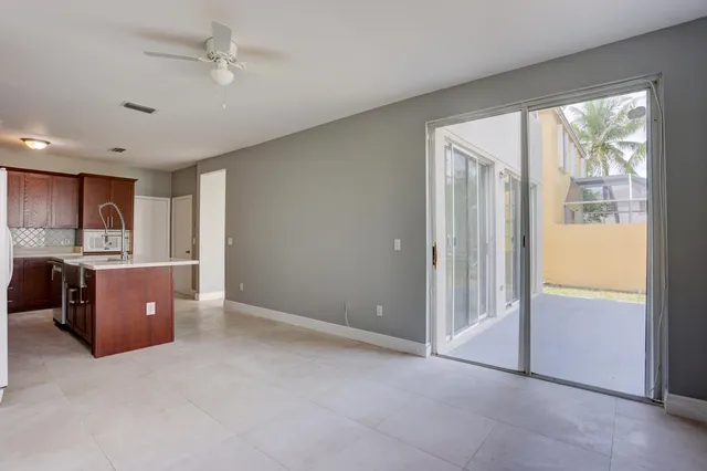 $3,900 | 15895 Northwest 5th Street, Pembroke Pines, FL 33028