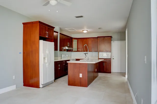 $3,900 | 15895 Northwest 5th Street, Pembroke Pines, FL 33028