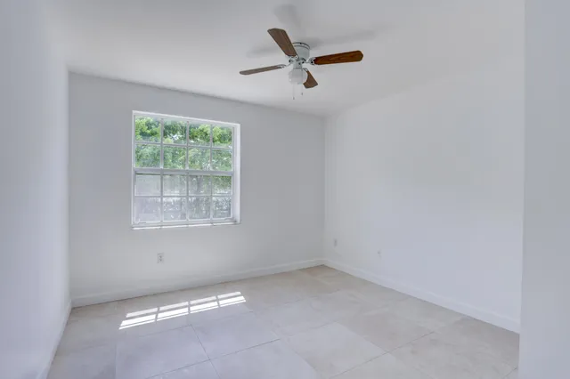 $3,900 | 15895 Northwest 5th Street, Pembroke Pines, FL 33028