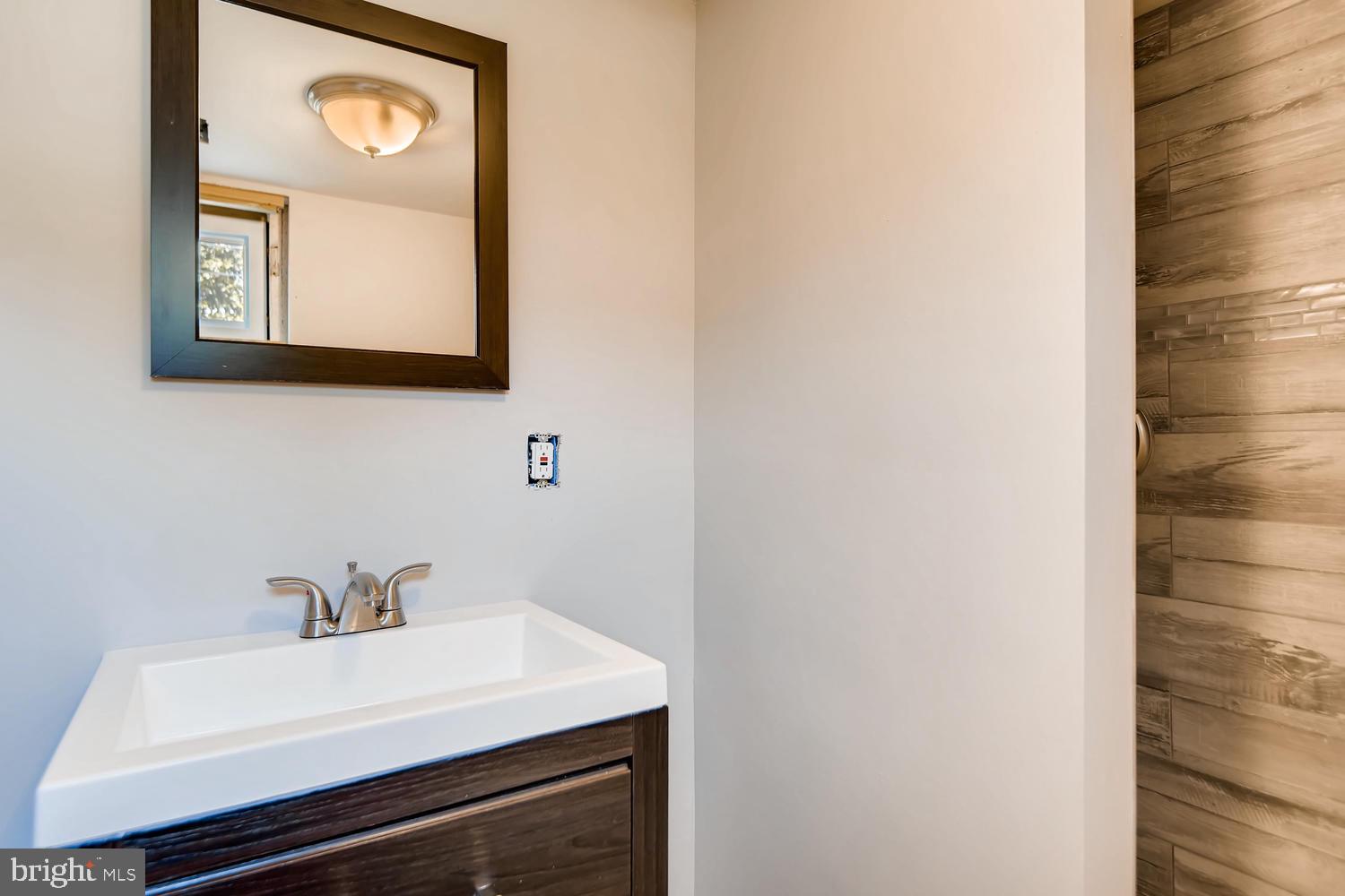 1324 Pentwood Road Baltimore, MD 21239 - Photo 16 of 26 Gallery Image 16