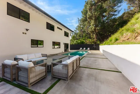 $2,099,000 | 6427 Tahoe Drive, Los Angeles, CA 90068
