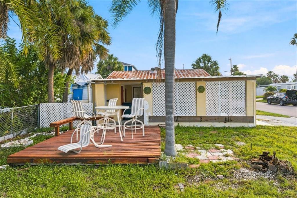 13104 4th Street East Madeira Beach, FL 33708 - Photo 7 of 29