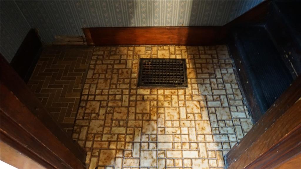 1121 Ingham Street Pittsburgh, PA 15212 - Photo 14 of 22 Gallery Image 14