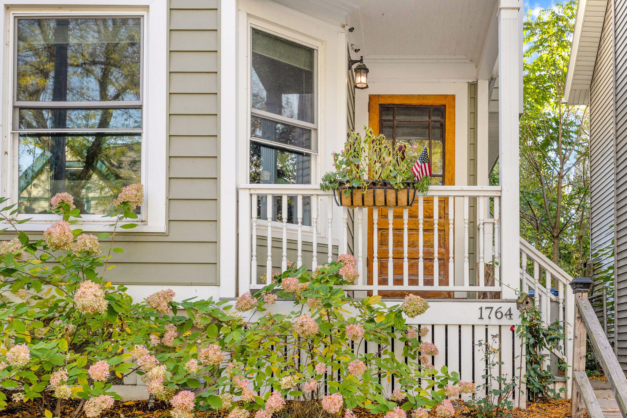1764 North Astor Street Milwaukee, WI 53202 - Photo 2 of 21 Front Porch