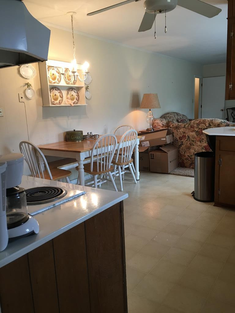 103 South Temple Road Natchez, MS 39120 - Photo 12 of 25 kitchen to breakfast area