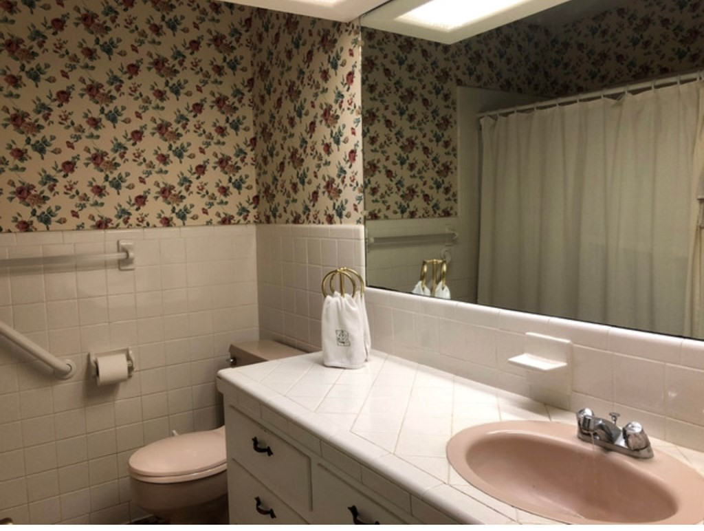 103 South Temple Road Natchez, MS 39120 - Photo 20 of 25 guest bath with tub/shower