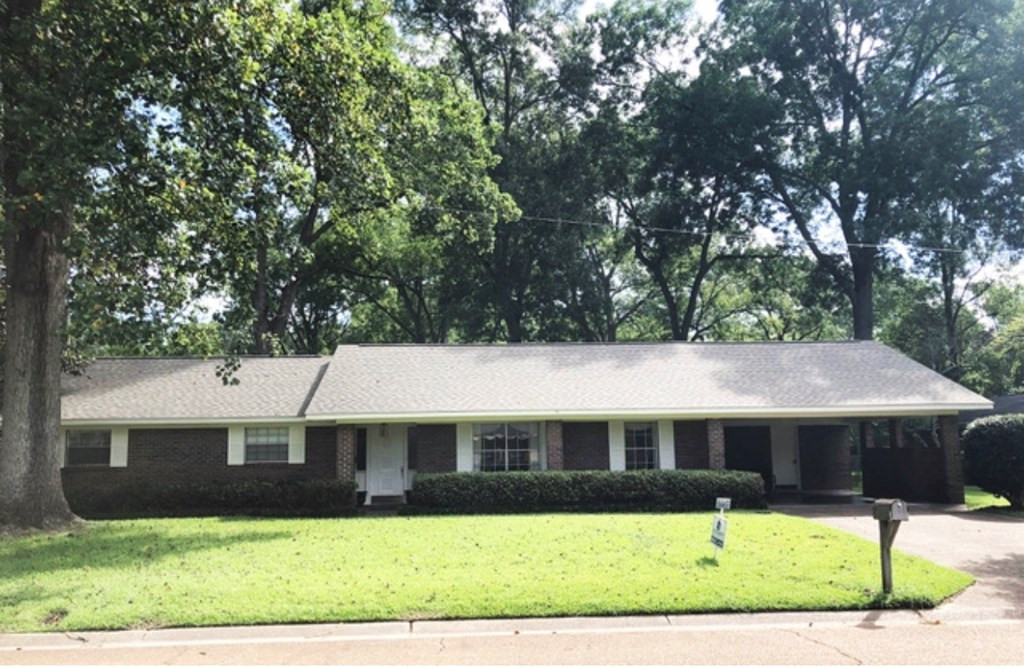 103 South Temple Road Natchez, MS 39120 - Photo 2 of 25 New architectural roof