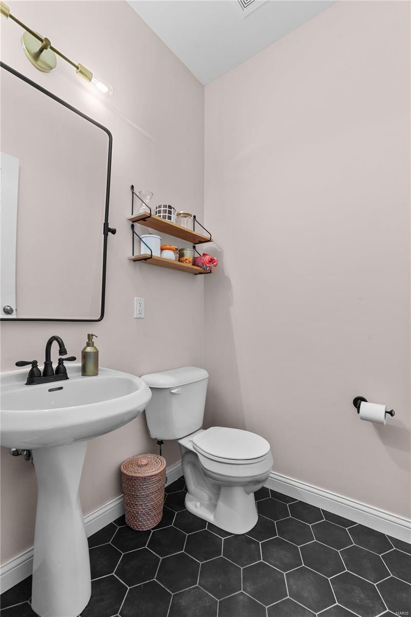1290 Shorewind Trail St. Charles, MO 63303 - Photo 21 of 33