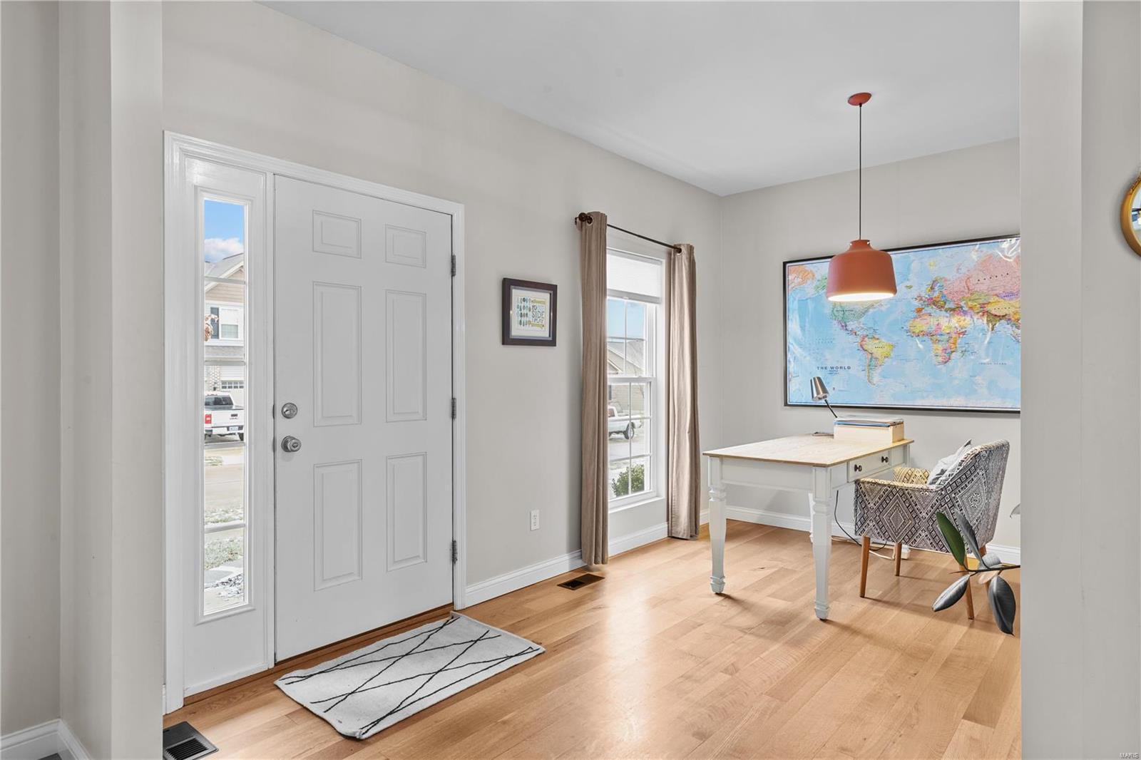 1290 Shorewind Trail St. Charles, MO 63303 - Photo 3 of 33