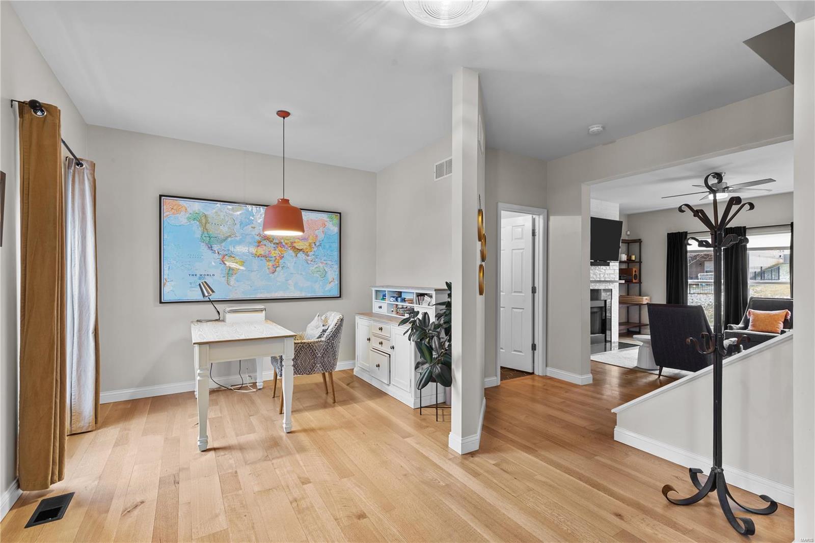 1290 Shorewind Trail St. Charles, MO 63303 - Photo 4 of 33