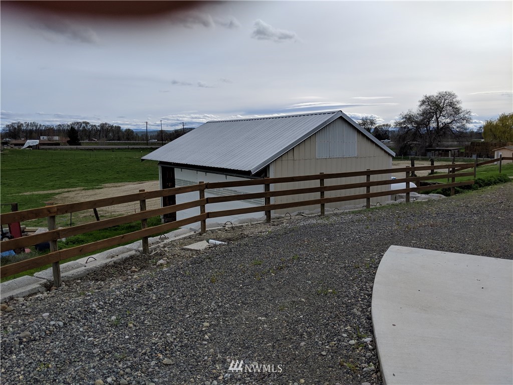 431 Division Road Zillah, WA 98953 - Photo 19 of 24 Gallery Image 19