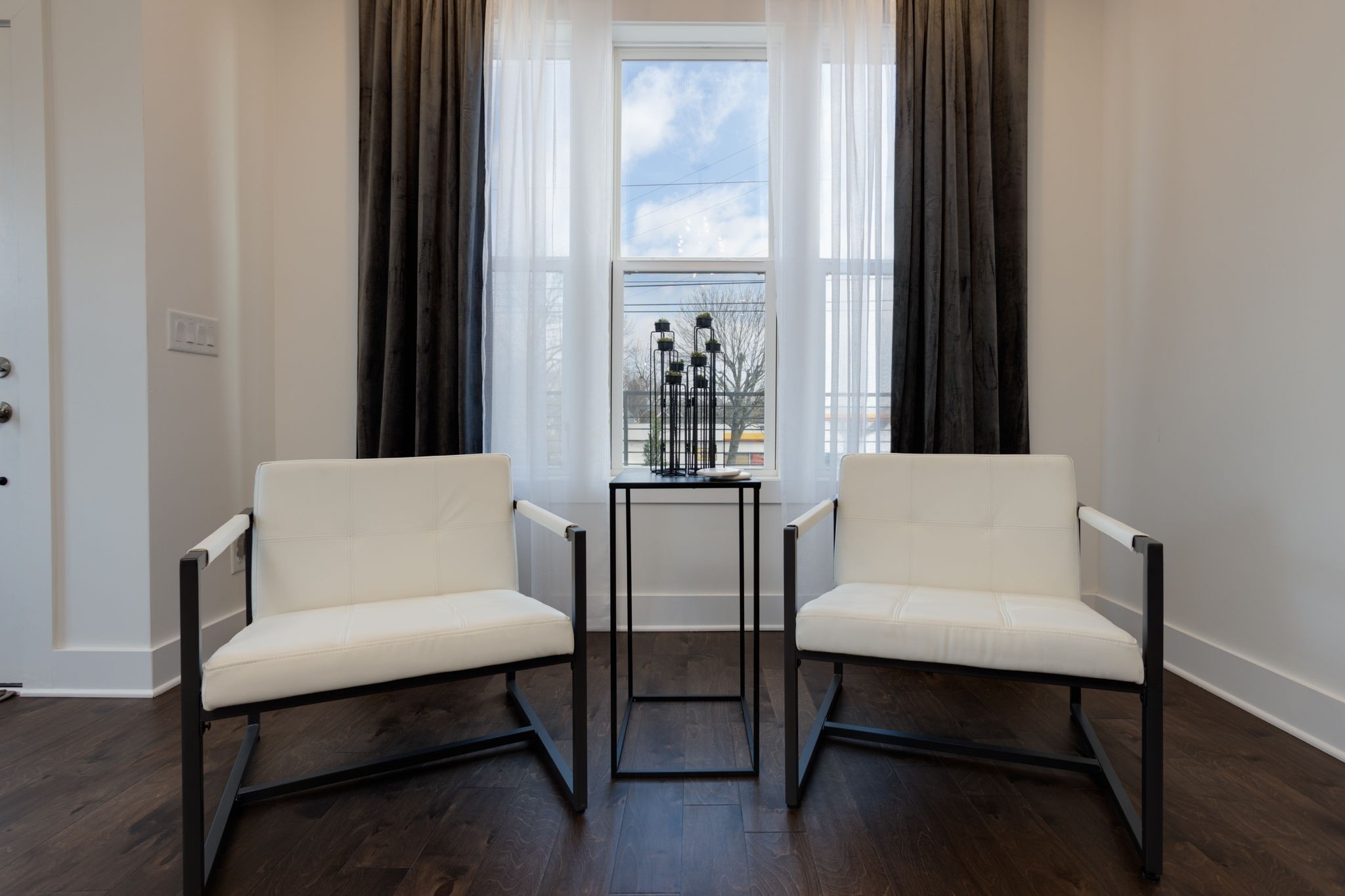 500 Creative Way, Unit 22 Madison, TN 37115 - Photo 10 of 21 a living room with furniture and a window