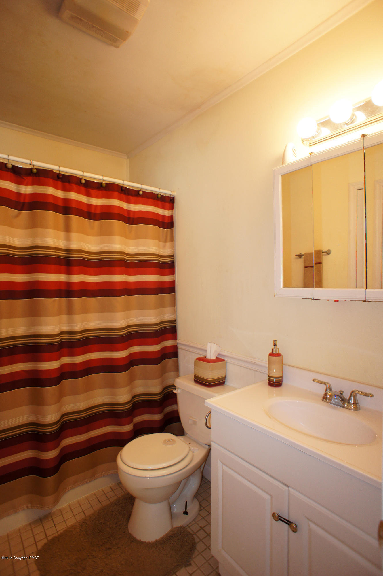 230 Hemlock Road Tannersville, PA 18372 - Photo 21 of 24 Main Bathroom
